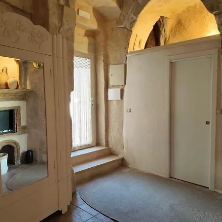 Stone House דירה