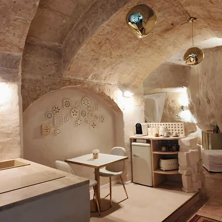 Stone House * מטרה